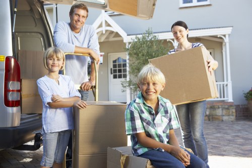 Professional moving van support for London relocation jobs